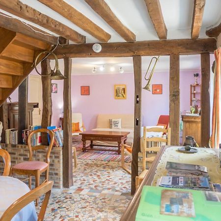 Chantilly ,Petit Dejeuner Et Table D'Hotes Possible Noyers  Dış mekan fotoğraf