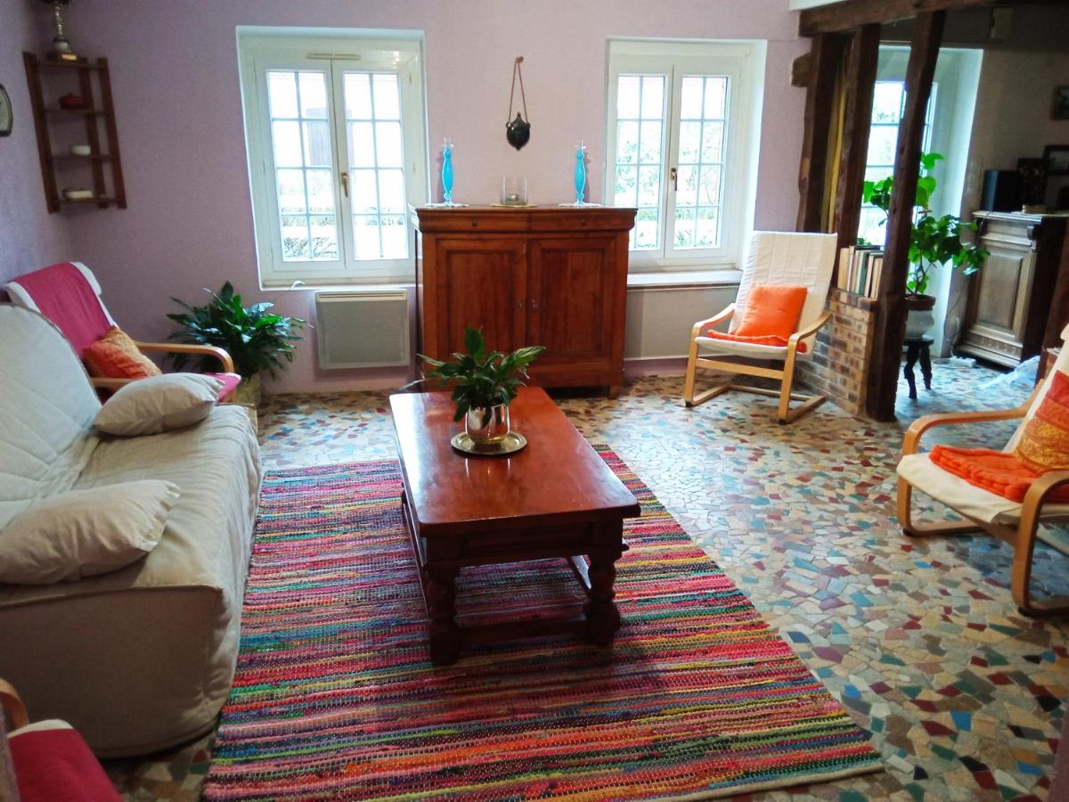 Chantilly ,Petit Dejeuner Et Table D'Hotes Possible Noyers  Dış mekan fotoğraf