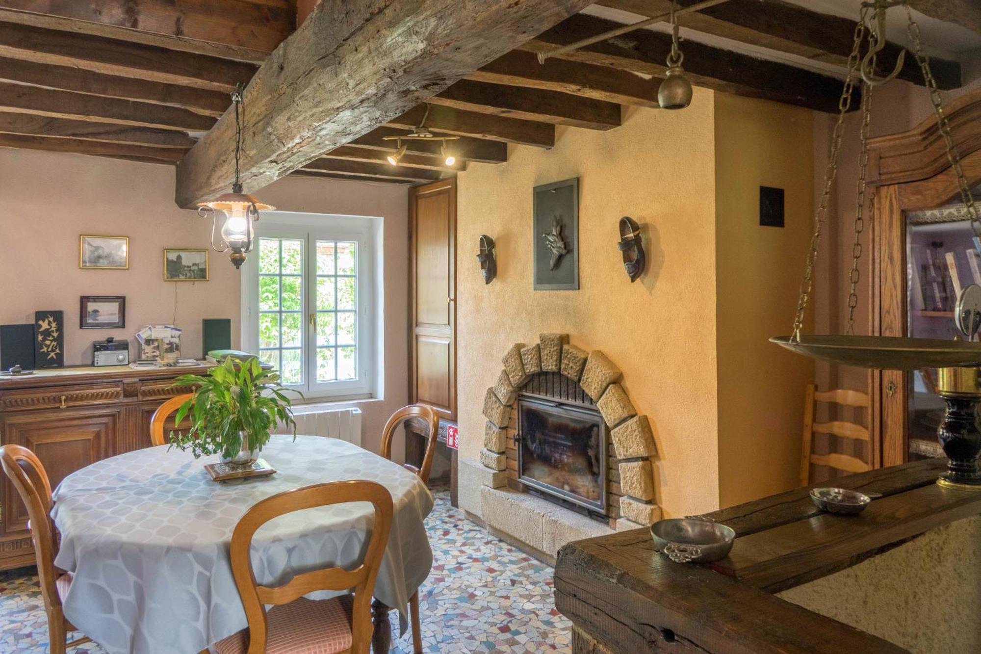 Chantilly ,Petit Dejeuner Et Table D'Hotes Possible Noyers  Dış mekan fotoğraf